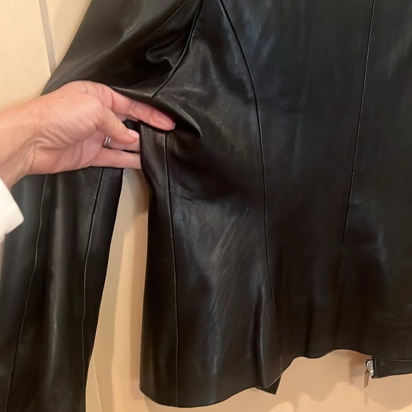 Rosleen leather motorcycle/ cross soft zip up jacket size small / excellent item - Picture 10 of 12